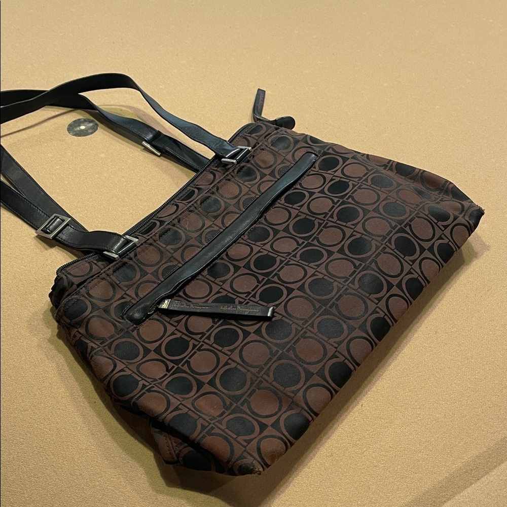 Vintage Salvatore Ferragamo bag fair condition - Picture 14 of 16